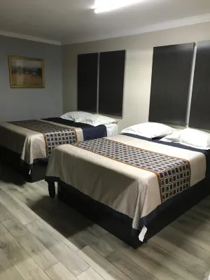 SouthTown S.A. Inn - Motels