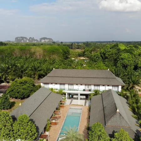 Amadha Villas Retreat - Free Tuk-Tuk Service to the Beach