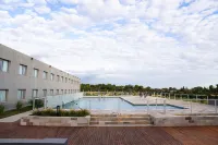 Howard Johnson Hotel & Spa Bahía Blanca - piscina