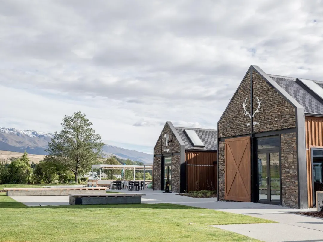 The Harvest Hotel - Cromwell