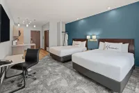 Home Inn & Suites Regina Airport - Pools