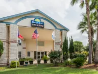 Days Inn by Wyndham San Antonio Southeast/Frost Bank Center Hotels near Comanche Park