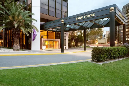 Park Tower, a Luxury Collection Hotel, Buenos Aires Отели рядом с достопримечательностью «Pasaje Roverano»