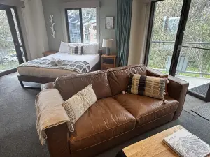 Cedarwood Apartments