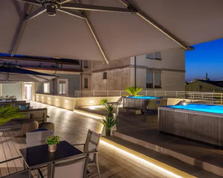 VI套房 盧卡省酒店