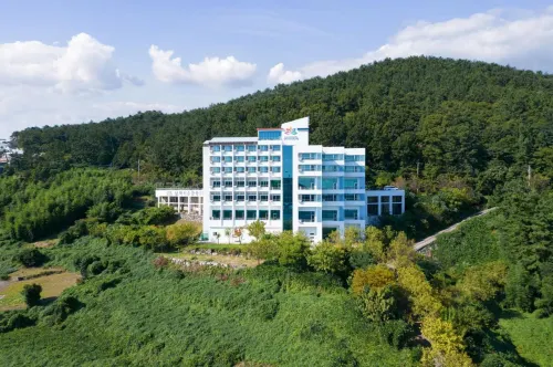 Namhae Season Hotel - Kitchens