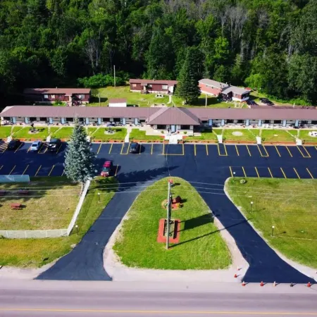 Champlain Motor Inn