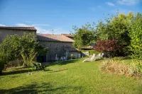 Les Portails Bleus Hotel in zona Monastero di Cluny