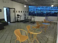 Cozy Residence Muwardi Jakarta - Hostels