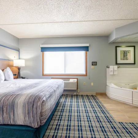 AmericInn by Wyndham Sturgeon Bay