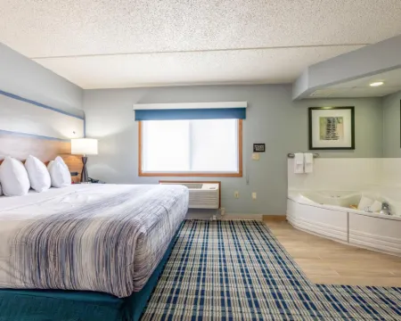 AmericInn by Wyndham Sturgeon Bay Hotels in Door County