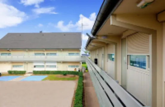 호텔 캄파닐 부르주 노르 - 생 둘샤르