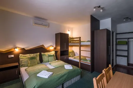 Babi Guesthouse - Babi Vendégház Отели в г. Csopak