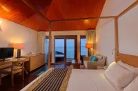 Embudu Village Maldives - С баром