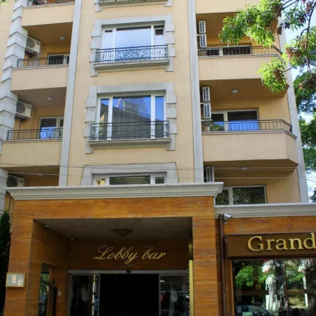 Meg-Lozenetz Hotel