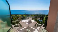 Bobby Executive - Ocean View