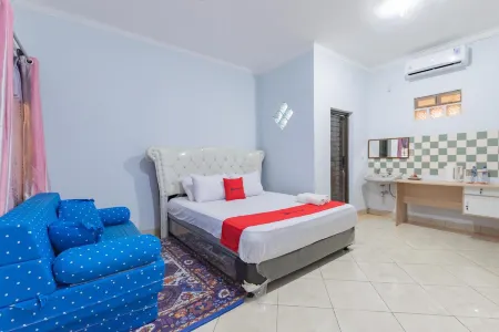 RedDoorz Syariah Near Alun Alun Sumedang