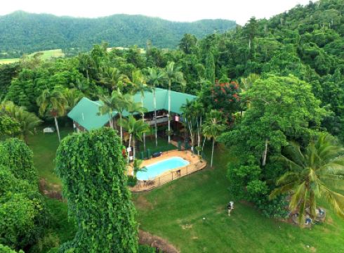 Jackaroo Treehouse Rainforest Retreat