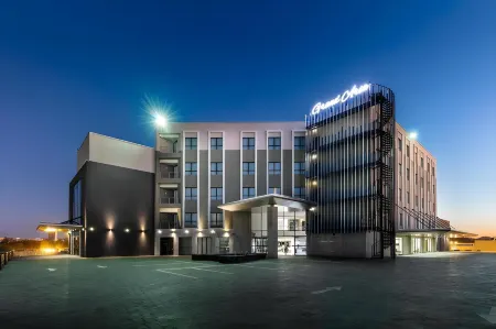 The Grand Aria Hotel and Conference Centre Отели рядом с Аэропорт Габороне