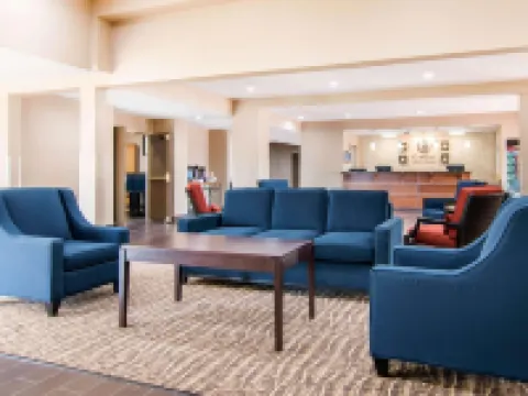 Comfort Inn & Suites Junction City - Near Fort Riley Hotels in Junction City