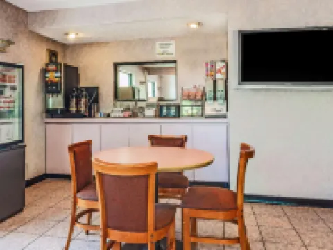 Super 8 by Wyndham Stockbridge Hoteles en Stockbridge