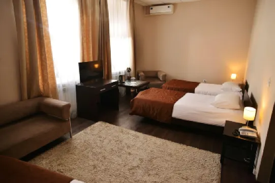 Kristall Hotel 住宿飯店