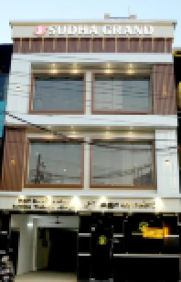 Sudha Grand Hotel berhampiran Tambaram