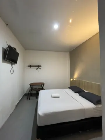 사브리나 81  호텔