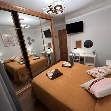 Rooms Pontones Отели рядом с достопримечательностью «Карабанчель»
