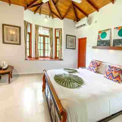 Airport Green Olive Villa Rooms