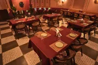 Kadamb Kuteer Hotel and Resort - 조식 운영