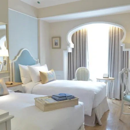 Noor Hotel