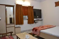 Hotel Gangotri International - 3-Star