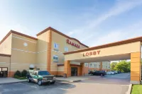 Ramada by Wyndham Glendale Heights/Lombard Hotels in Carol Stream