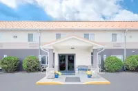 Days Inn & Suites by Wyndham Fargo 19th Ave/Airport Dome Hotels in Moorhead