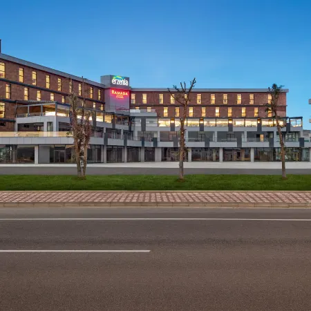 Ramada Plaza by Wyndham Batman Отели в г. Батман