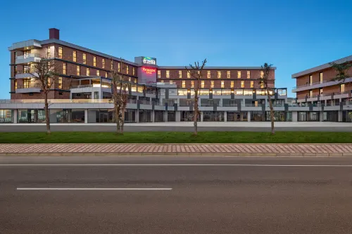 Ramada Plaza by Wyndham Batman Hôtels à : Yediyol Koyu