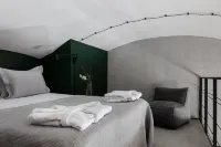 1715 Duplex Hotel โรงแรมใกล้สวนฤดูร้อน