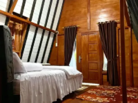 Villa Luminor Hotels in Karo
