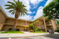 Howard Johnson by Wyndham Buena Park Hotels in Buena Park
