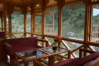 Tirthan Village Resort Hotels in Chippni