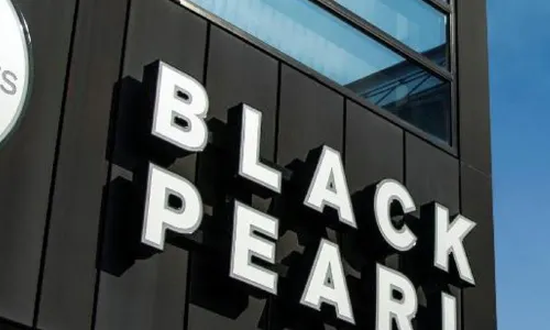 Black Pearl Apartment Hotel