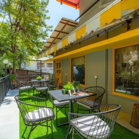 The Hosteller Mussoorie, Mall Road