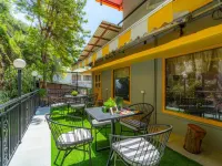 The Hosteller Mussoorie, Mall Road