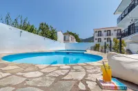 Amalia Hotel - Beach