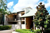 Spring Hill Mews Apartments Hoteles en Spring Hill