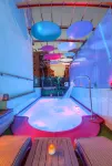 Tropical Hotel - Hot Tub