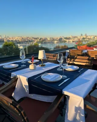 Istanbul Old City Colorful Houses Balat PETRION Hotel - Homestays