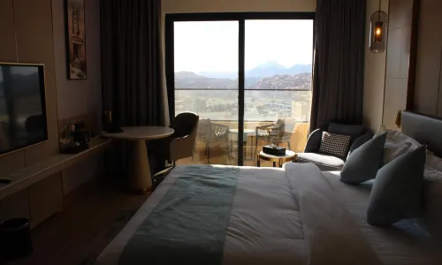 H Luxury Hotel