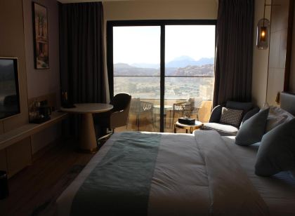 H Luxury Hotel